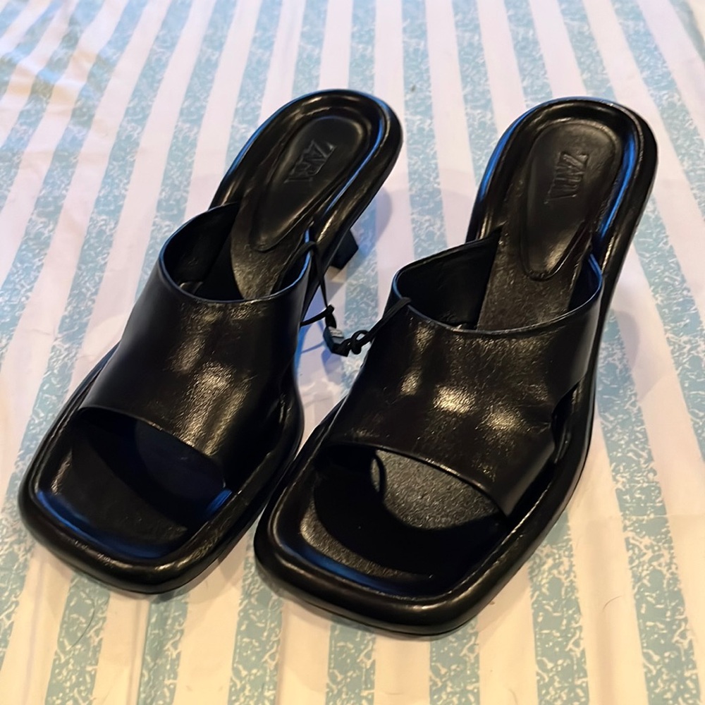 Zara Black Kitten Heel